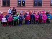 Rozsvícení vánočního stromku u školky